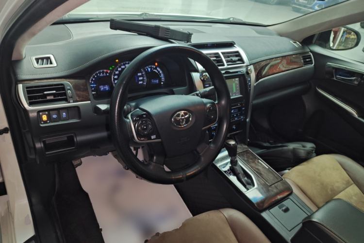Used Toyota Camry 2016 2.0G 10th Anniversary Luxury Edition Center Console