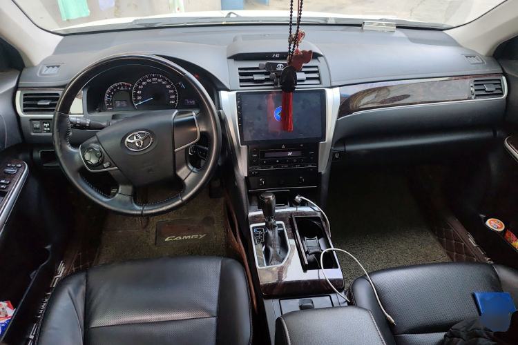 Used Toyota Camry 2016 2.0G 10th Anniversary Leading Edition Center Console