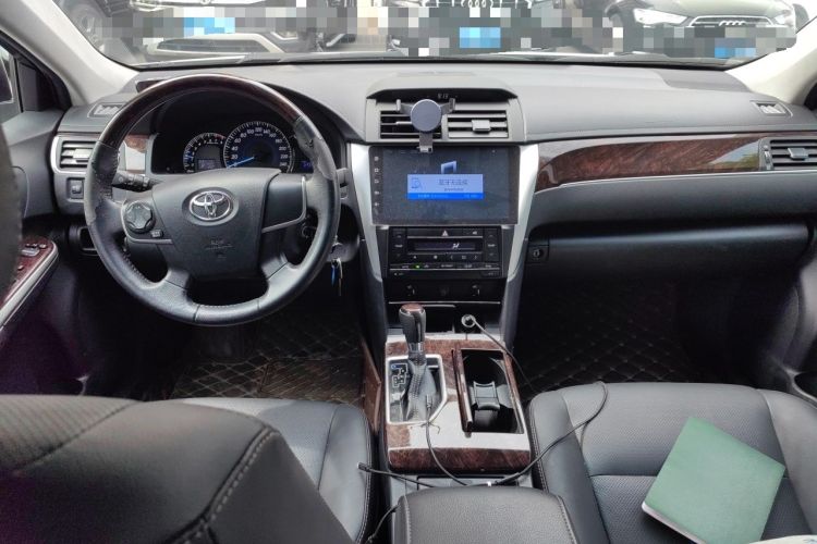 Used Toyota Camry 2016 2.0G 10th Anniversary Leading Edition Center Console