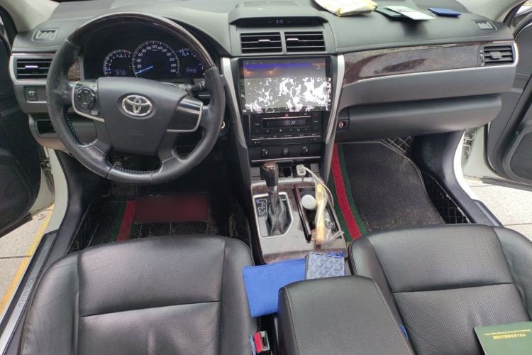 Used Toyota Camry 2016 2.0G 10th Anniversary Leading Edition Center Console