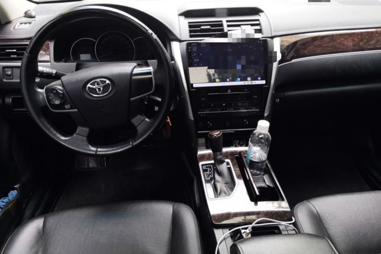 Used Toyota Camry 2016 2.0G 10th Anniversary Leading Edition Center Console