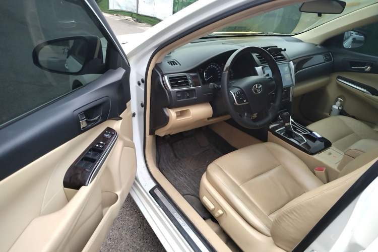 Used Toyota Camry 2016 2.0G 10th Anniversary Leading Edition Driver Seat