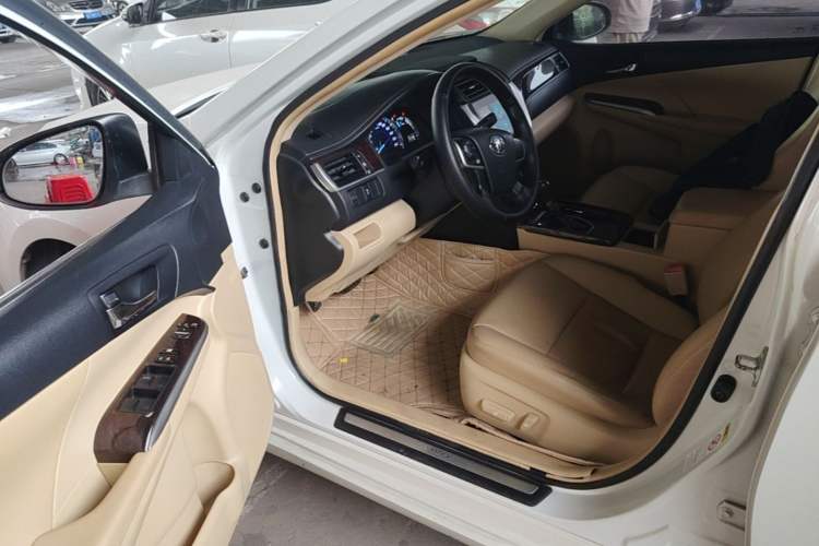 Used Toyota Camry 2016 2.0G 10th Anniversary Leading Edition Driver Seat