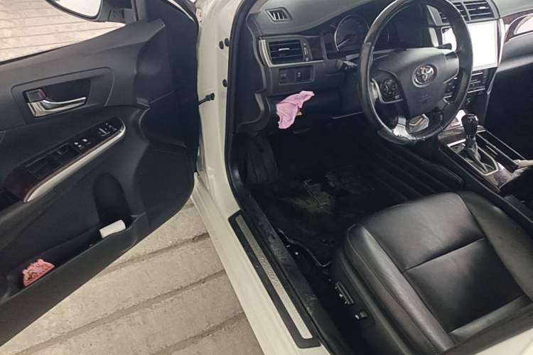 Used Toyota Camry 2016 2.0G 10th Anniversary Leading Edition Driver Seat