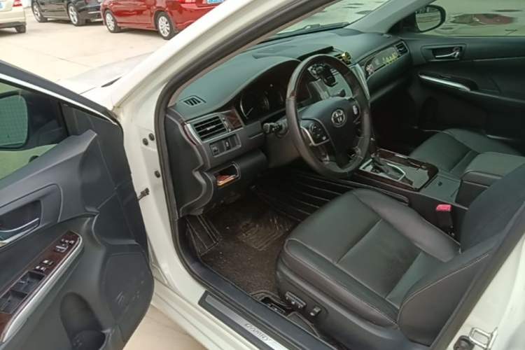 Used Toyota Camry 2016 2.0G 10th Anniversary Leading Edition Driver Seat