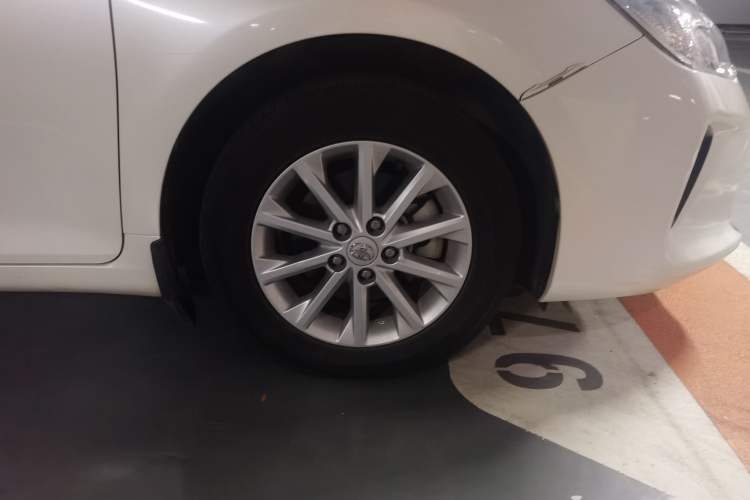 Used Toyota Camry 2016 2.0G 10th Anniversary Leading Edition Exterior 1