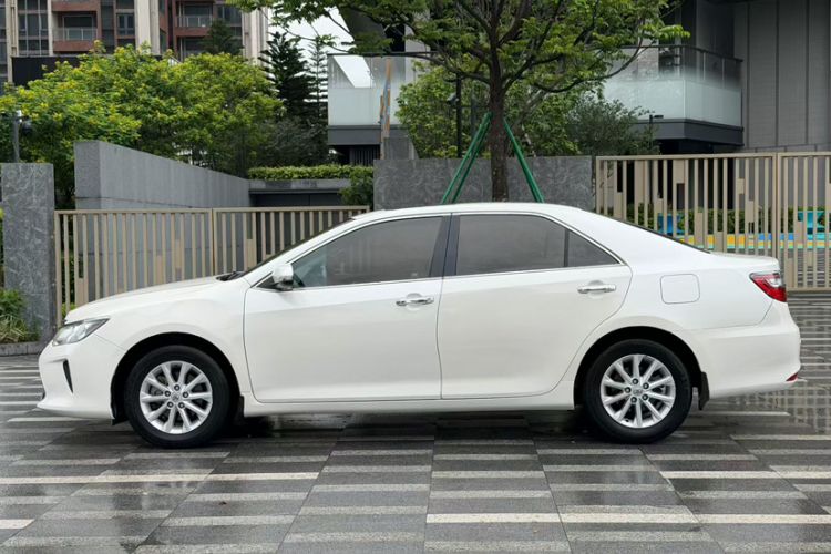 Used Toyota Camry 2016 2.0G 10th Anniversary Leading Edition Exterior 1