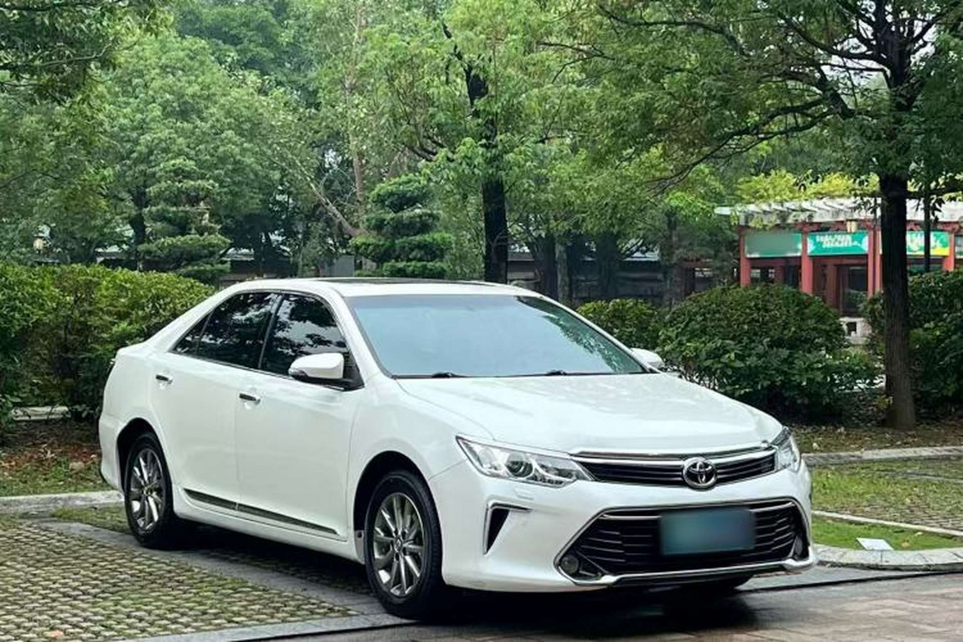 Used Toyota Camry 2016 2.0G 10th Anniversary Luxury Edition Exterior 2