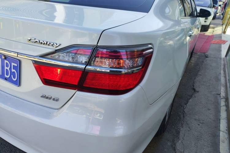 Used Toyota Camry 2016 2.0G 10th Anniversary Leading Edition Exterior 3
