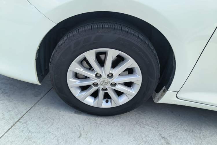 Used Toyota Camry 2016 2.0E 10th Anniversary Elite Edition Exterior 4