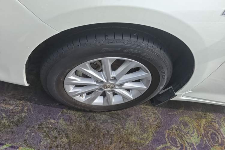 Used Toyota Camry 2016 Dual-Engine 2.5 HG 10th Anniversary Deluxe Navigation Edition Exterior 4