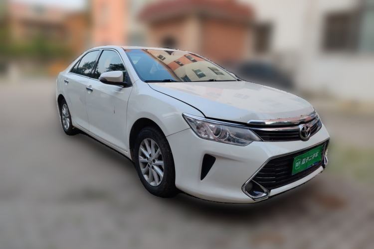 Used Toyota Camry 2016 2.0G 10th Anniversary Leading Edition Front Right 45 Deg