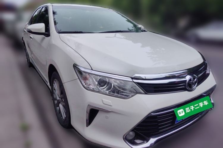 Used Toyota Camry 2016 2.5G 10th Anniversary Deluxe Navigation Edition Front Right 45 Deg