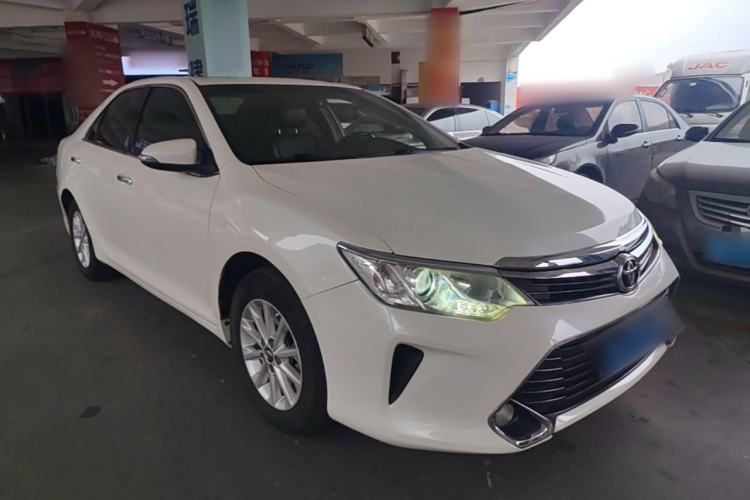 Used Toyota Camry 2016 2.0G 10th Anniversary Leading Edition Front Right 45 Deg