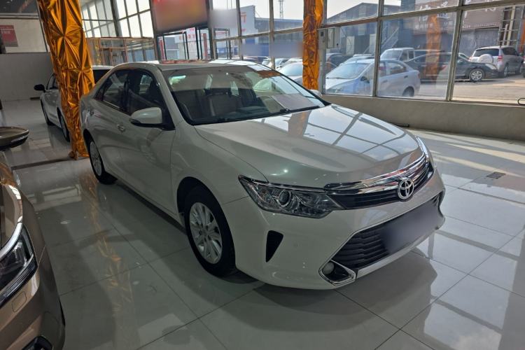 Used Toyota Camry 2016 2.0G 10th Anniversary Leading Edition Front Right 45 Deg