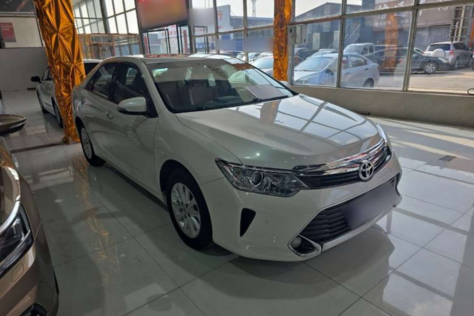 Used Toyota Camry 2016 2.0G 10th Anniversary Leading Edition Front Right 45 Deg