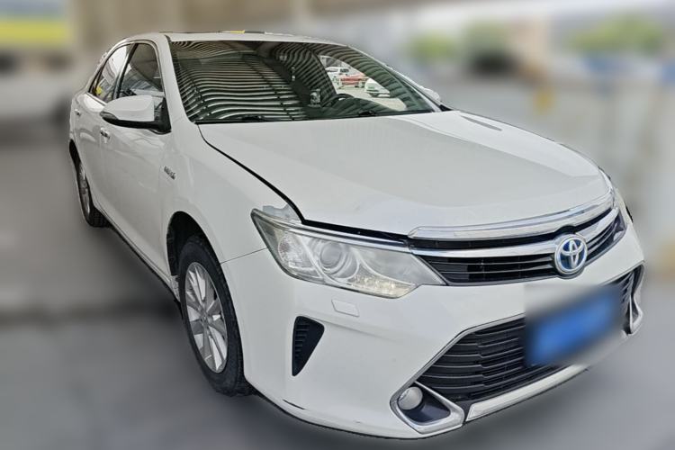 Used Toyota Camry 2016 Dual-Engine 2.5 HG 10th Anniversary Deluxe Navigation Edition Front Right 45 Deg