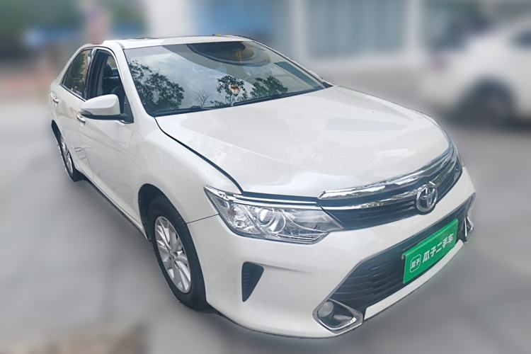Used Toyota Camry 2016 2.0G 10th Anniversary Leading Edition Front Right 45 Deg