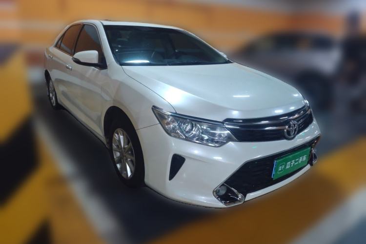 Used Toyota Camry 2016 2.0E 10th Anniversary Elite Edition Front Right 45 Deg