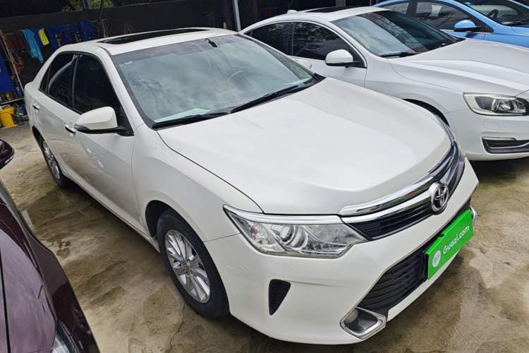 Used Toyota Camry 2016 2.0G 10th Anniversary Leading Edition Front Right 45 Deg