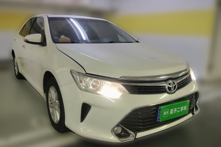 Used Toyota Camry 2016 2.0G 10th Anniversary Leading Edition Front Right 45 Deg