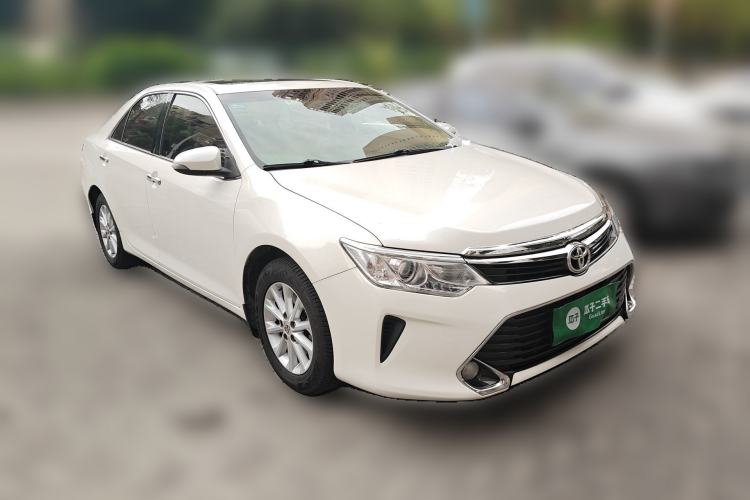Used Toyota Camry 2016 2.0G 10th Anniversary Leading Edition Front Right 45 Deg