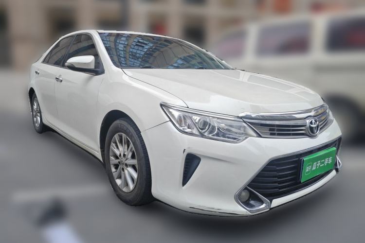 Used Toyota Camry 2016 2.0G 10th Anniversary Leading Edition Front Right 45 Deg