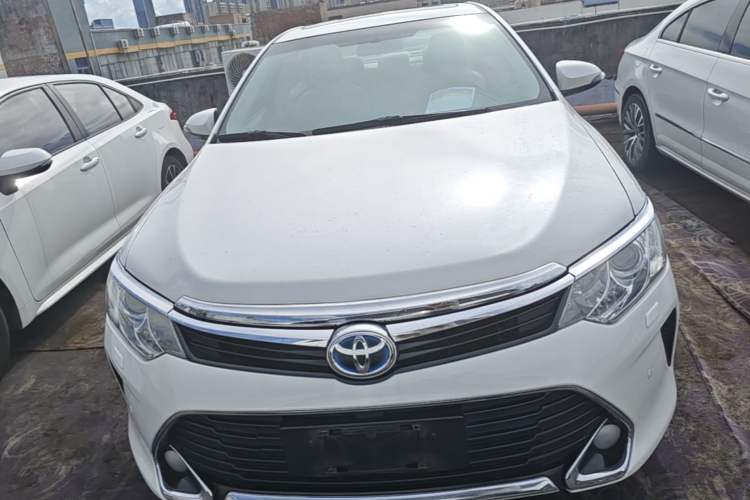 Used Toyota Camry 2016 Dual-Engine 2.5 HG 10th Anniversary Deluxe Navigation Edition Front