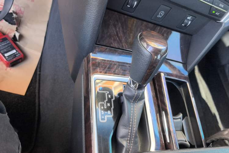 Used Toyota Camry 2016 2.0G 10th Anniversary Leading Edition Gear Lever