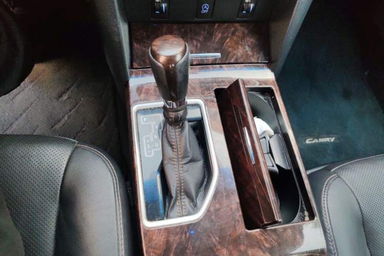 Used Toyota Camry 2016 2.0G 10th Anniversary Leading Edition Gear Lever