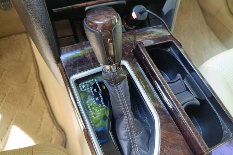 Used Toyota Camry 2016 2.0G 10th Anniversary Leading Edition Gear Lever