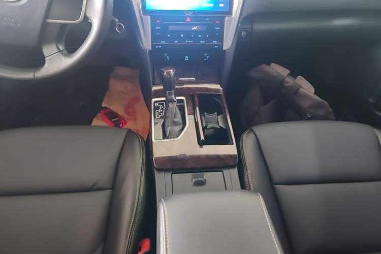 Used Toyota Camry 2016 2.0G 10th Anniversary Leading Edition Gear Lever