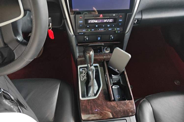 Used Toyota Camry 2016 2.0G 10th Anniversary Leading Edition Gear Lever