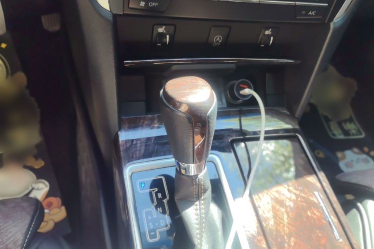Used Toyota Camry 2016 2.0E 10th Anniversary Elite Edition Gear Lever