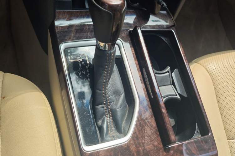 Used Toyota Camry 2016 2.0G 10th Anniversary Leading Edition Gear Lever