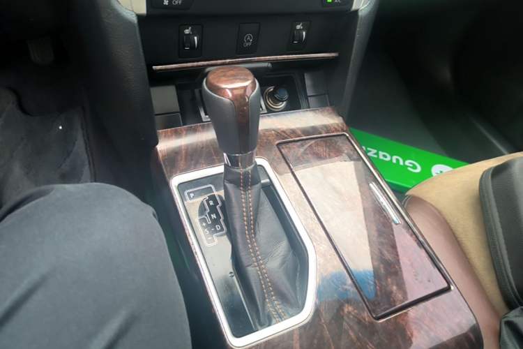 Used Toyota Camry 2016 2.5G 10th Anniversary Deluxe Navigation Edition Gear Lever