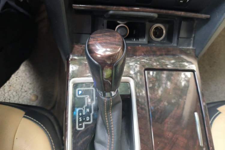 Used Toyota Camry 2016 2.0G 10th Anniversary Luxury Edition Gear Lever