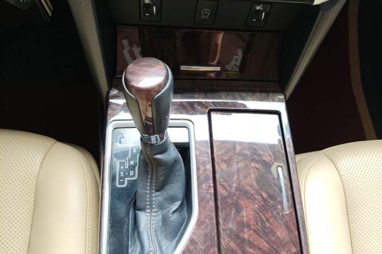 Used Toyota Camry 2016 2.0G 10th Anniversary Leading Edition Gear Lever