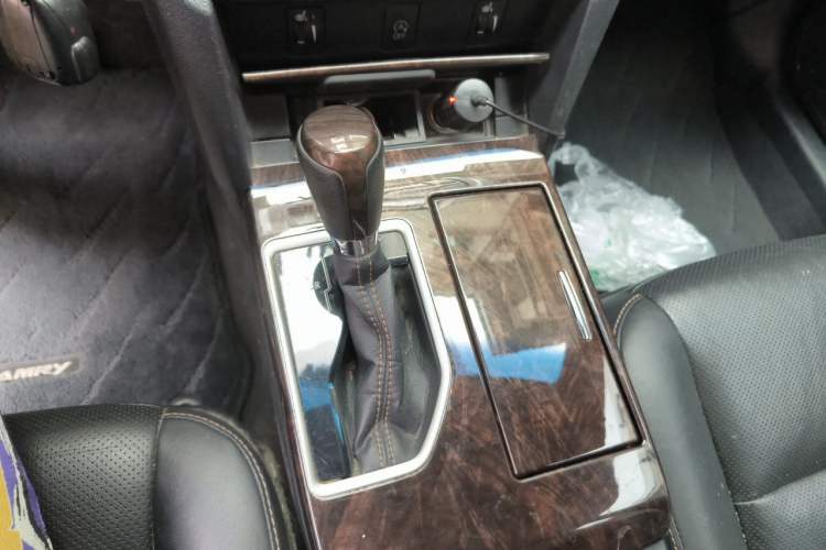 Used Toyota Camry 2016 2.0G 10th Anniversary Leading Edition Gear Lever
