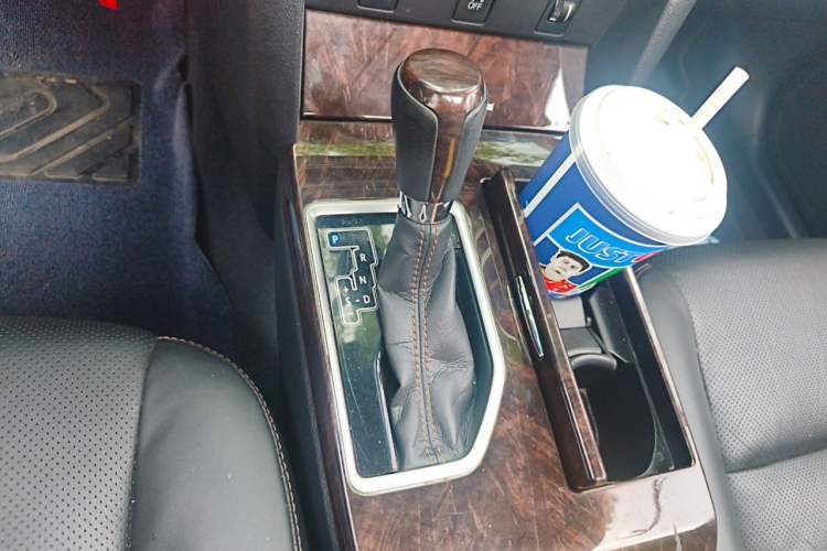 Used Toyota Camry 2016 2.0G 10th Anniversary Leading Edition Gear Lever