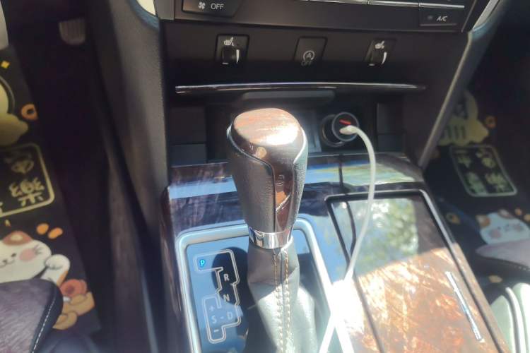 Used Toyota Camry 2016 2.0E 10th Anniversary Elite Edition Gear Lever
