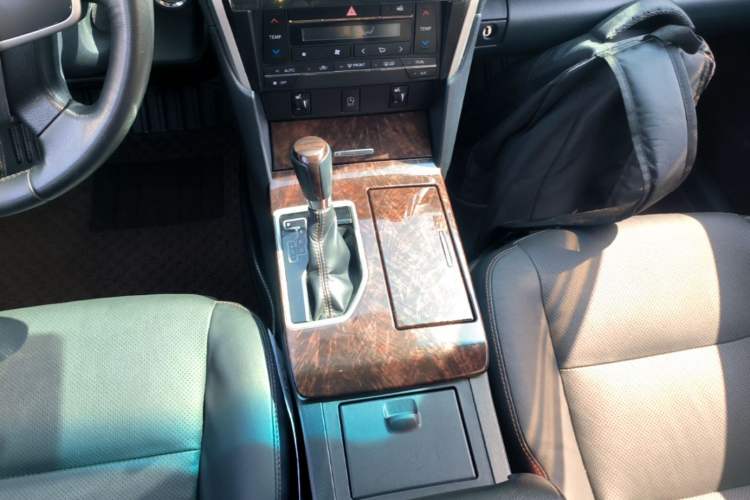 Used Toyota Camry 2016 2.0G 10th Anniversary Leading Edition Gear Lever