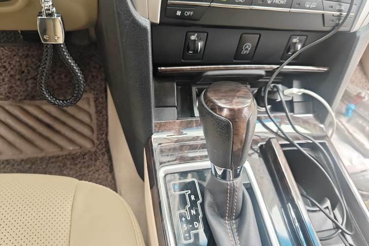 Used Toyota Camry 2016 2.0G 10th Anniversary Leading Edition Gear Lever