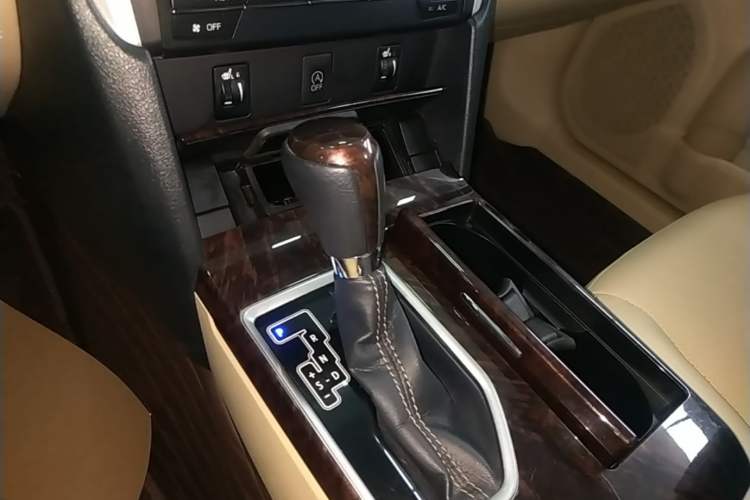 Used Toyota Camry 2016 2.0G 10th Anniversary Leading Edition Gear Lever