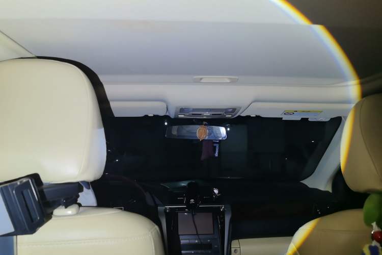 Used Toyota Camry 2016 Dual-Engine 2.5 HG 10th Anniversary Deluxe Navigation Edition Headliner