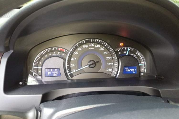 Used Toyota Camry 2016 2.0E 10th Anniversary Elite Edition Instrument Cluster