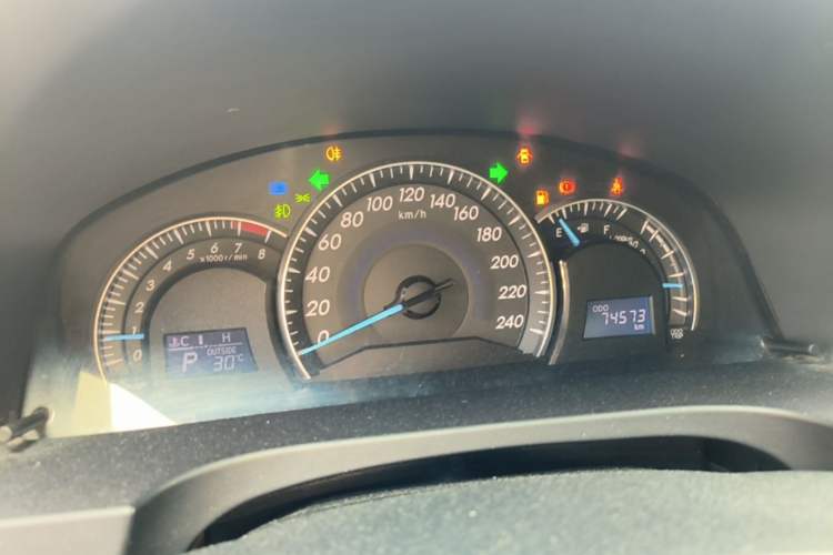 Used Toyota Camry 2016 2.0E 10th Anniversary Elite Edition Instrument Cluster