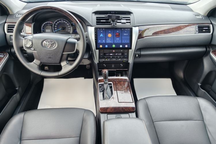 Used Toyota Camry 2016 2.0G 10th Anniversary Leading Edition Interior 1