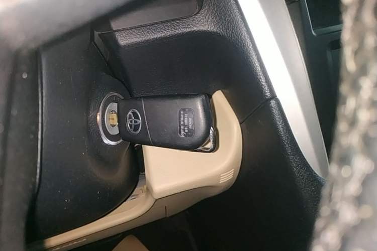 Used Toyota Camry 2016 2.0G 10th Anniversary Leading Edition Interior 1