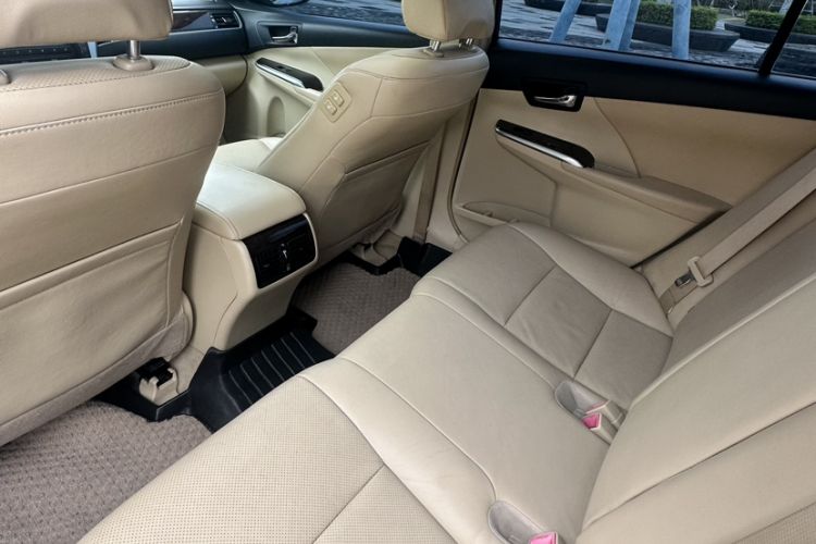 Used Toyota Camry 2016 2.0G 10th Anniversary Leading Edition Interior 2